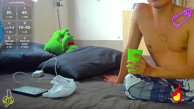 spicy adonhis online show from October 25, 7:25 pm