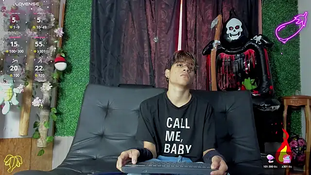 spicy adonhis online show from October 30, 12:14 pm