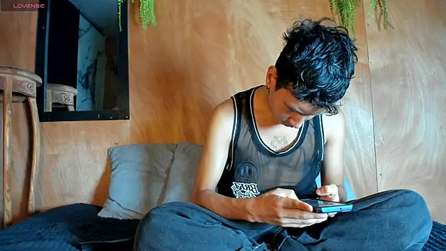 spicy adonhis online show from April 1, 1:34 pm