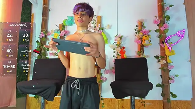 spicy adonhis online show from October 1, 1:04 pm
