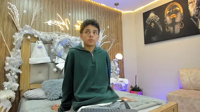 owen  johnson online show from December 22, 12:38 pm