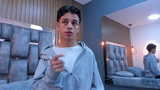 owen  johnson online show from December 18, 11:47 am