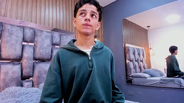 owen  johnson online show from March 7, 11:38 am