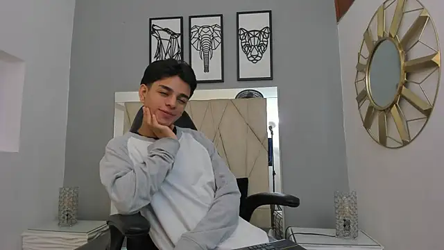Snapshot of owen__johnson chatting on September 18, 11:24 am owen johnson online show from September 18, 11:24 am