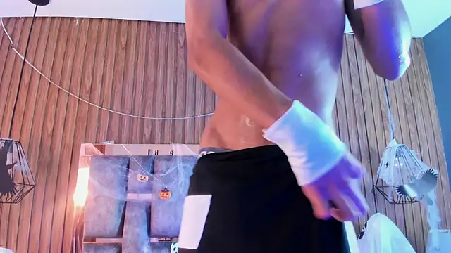 Snapshot of owen__johnson chatting on October 30, 12:25 pm owen johnson online show from October 30, 12:25 pm