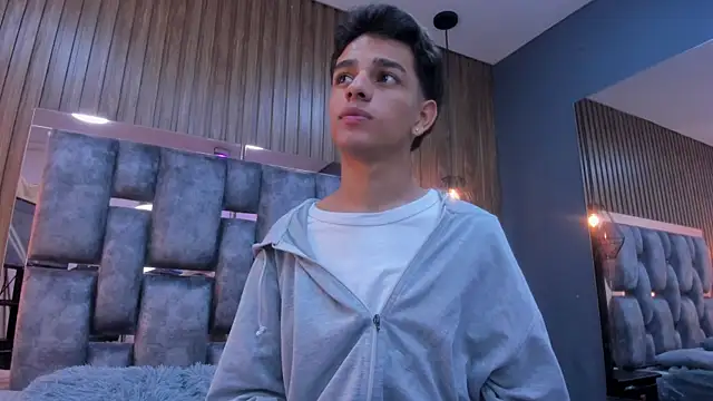 owen  johnson online show from April 12, 11:24 am