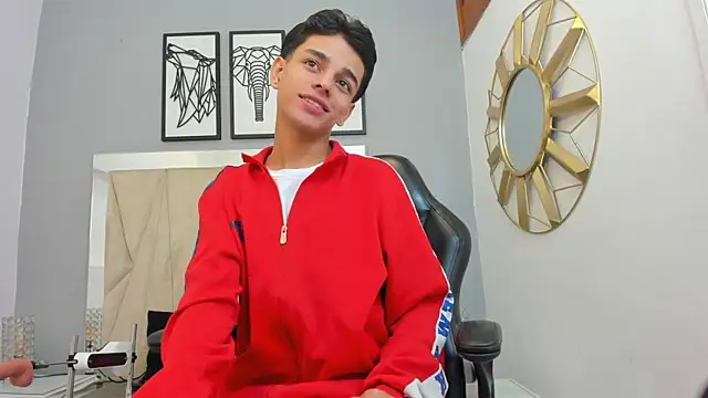 Snapshot of owen__johnson chatting on October 10, 11:44 am owen johnson online show from October 10, 11:44 am