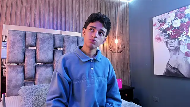 Snapshot of owen__johnson chatting on November 6, 12:53 pm owen johnson online show from November 6, 12:53 pm