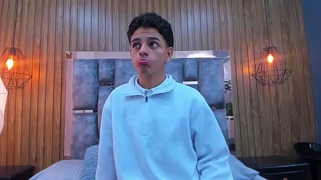 Snapshot of owen__johnson chatting on November 28, 11:54 am owen johnson online show from November 28, 11:54 am