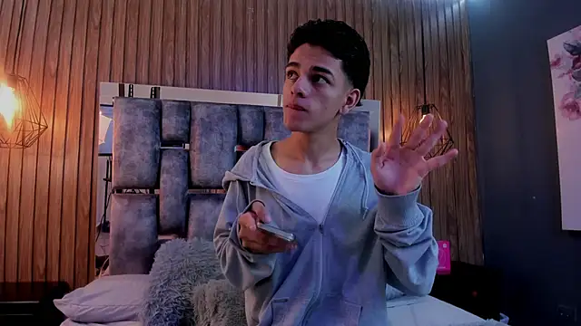 Snapshot of owen__johnson chatting on November 14, 12:20 pm owen johnson online show from November 14, 12:20 pm