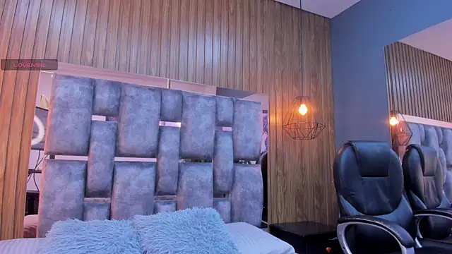 owen  johnson online show from April 15, 11:49 am