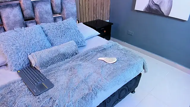 Snapshot of owen__johnson chatting on November 7, 12:21 pm owen johnson online show from November 7, 12:21 pm