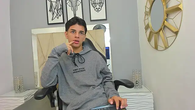 Snapshot of owen__johnson chatting on September 24, 11:50 am owen johnson online show from September 24, 11:50 am