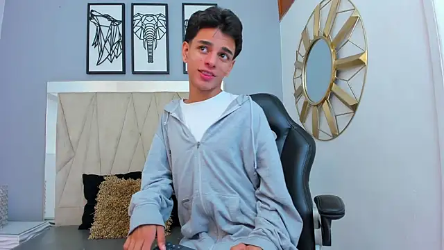 Snapshot of owen__johnson chatting on September 15, 11:43 am owen johnson online show from September 15, 11:43 am