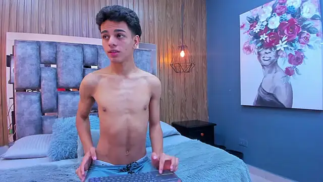 Snapshot of owen__johnson chatting on November 18, 12:08 pm owen johnson online show from November 18, 12:08 pm