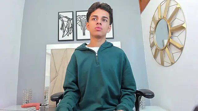 Snapshot of owen__johnson chatting on October 21, 12:26 pm owen johnson online show from October 21, 12:26 pm