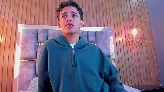 Snapshot of owen__johnson chatting on November 27, 11:54 am owen johnson online show from November 27, 11:54 am