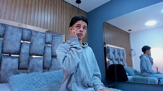 owen  johnson online show from December 5, 12:37 pm