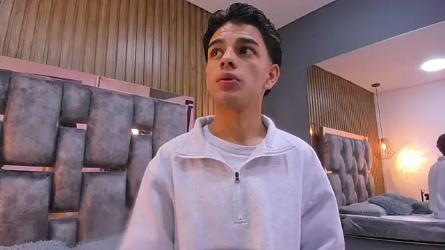 owen  johnson online show from March 25, 11:42 am