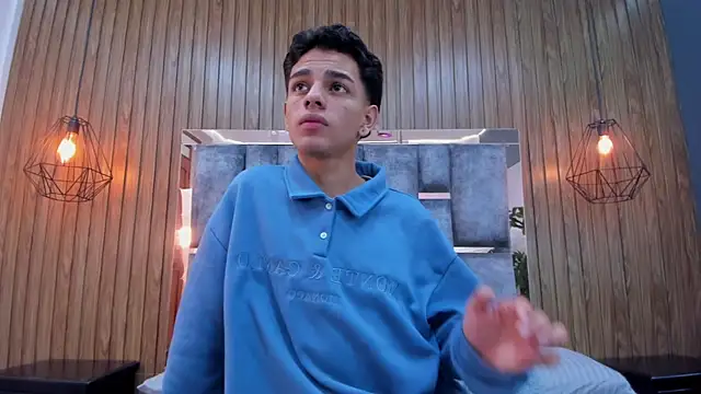 Snapshot of owen__johnson chatting on December 4, 11:42 am owen johnson online show from December 4, 11:42 am