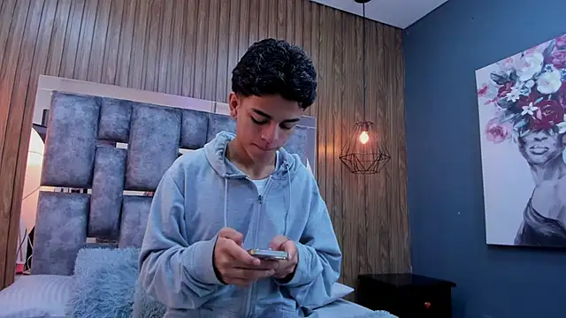 Snapshot of owen__johnson chatting on November 19, 11:54 am owen johnson online show from November 19, 11:54 am