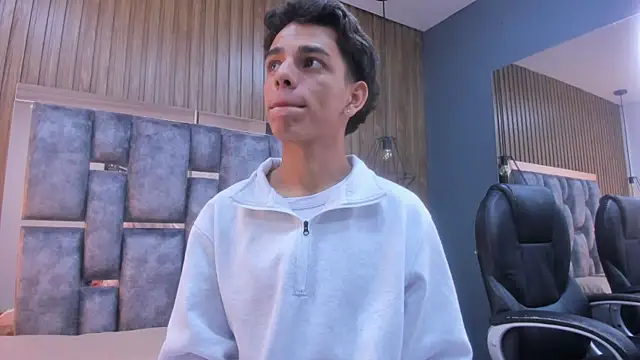 owen  johnson online show from April 8, 11:33 am