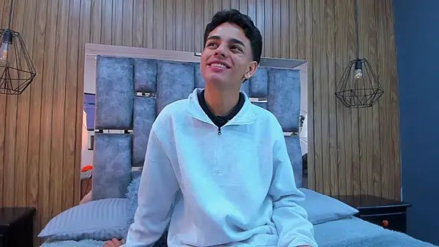 Snapshot of owen__johnson chatting on November 22, 12:15 pm owen johnson online show from November 22, 12:15 pm