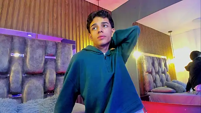 owen  johnson online show from February 4, 12:22 pm