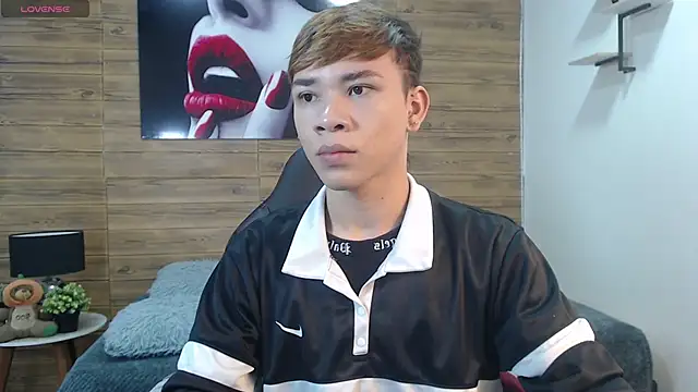 nathanclay online show from March 31, 4:58 am