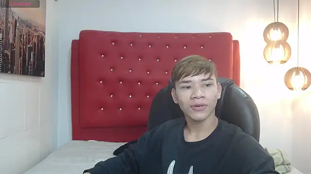 Snapshot of nathanclay chatting on November 15, 3:43 am nathanclay online show from November 15, 3:43 am