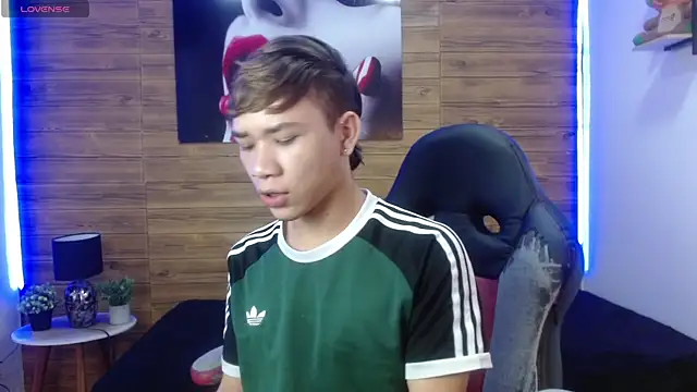 nathanclay online show from May 15, 12:36 pm