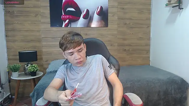 nathanclay online show from April 1, 3:52 am