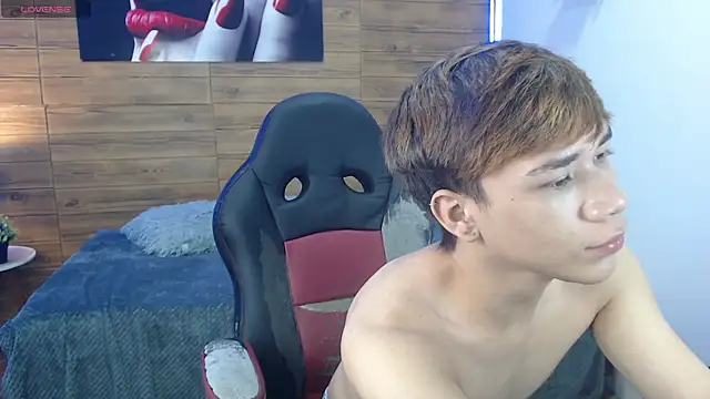 nathanclay online show from April 16, 3:29 am