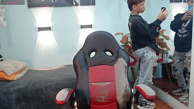 nathanclay online show from March 25, 3:39 am