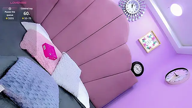 Babyuriel211 online show from November 13, 5:22 am