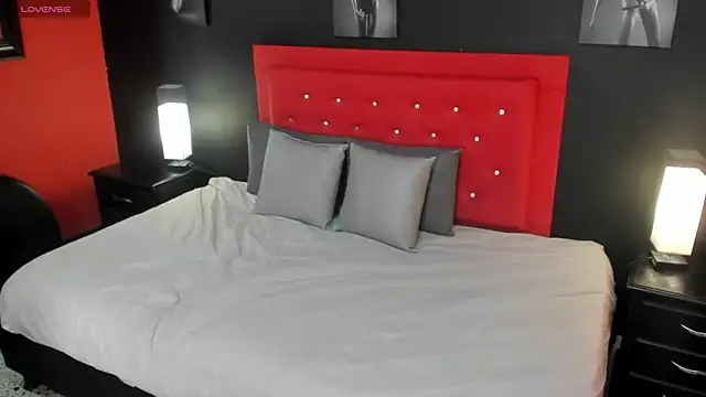 lilyth adam online show from March 24, 7:58 pm