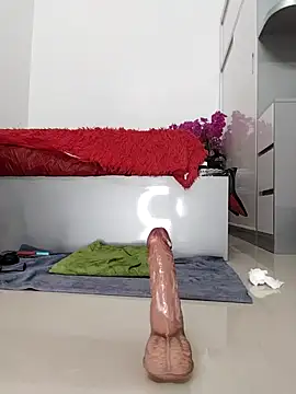 Jess-Thuy online show from November 15, 2:21 pm