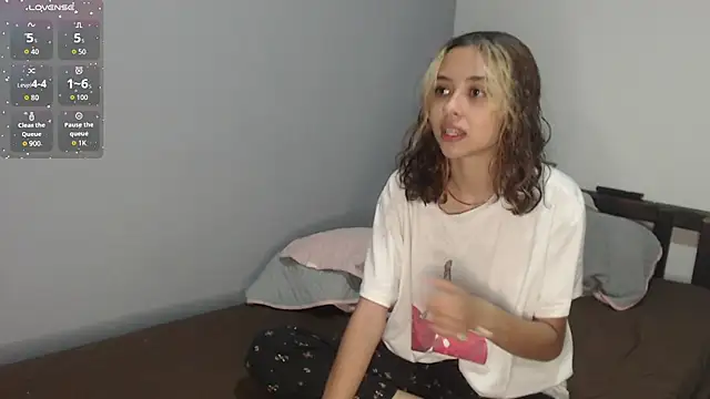 Snapshot of brisazanes chatting on October 3, 9:16 pm brisazanes online show from October 3, 9:16 pm