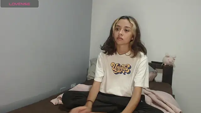 Snapshot of brisazanes chatting on October 2, 2:37 am brisazanes online show from October 2, 2:37 am