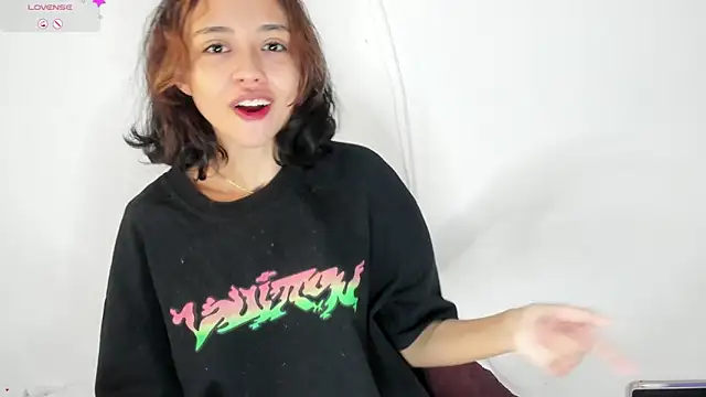 Snapshot of brisazanes chatting on February 19, 10:12 am brisazanes online show from February 19, 10:12 am