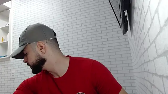 BombeiroHotx online show from December 3, 8:30 pm