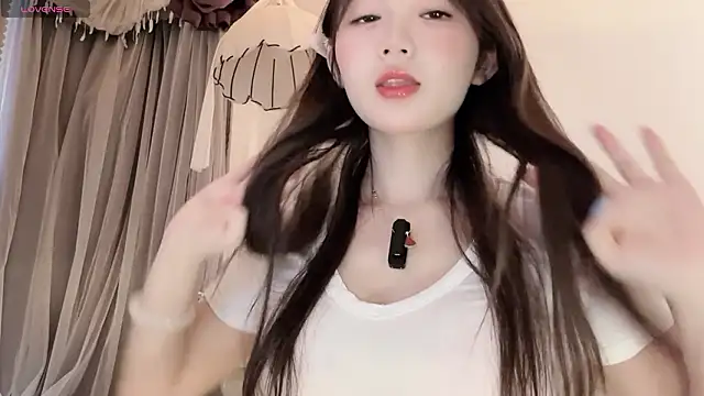 Snapshot of www1466 chatting on March 17, 12:13 am www1466 online show from March 17, 12:13 am