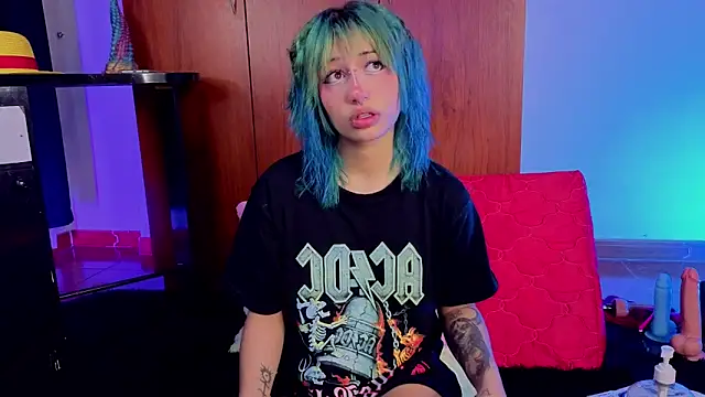 zoelight18 online show from April 3, 1:45 am