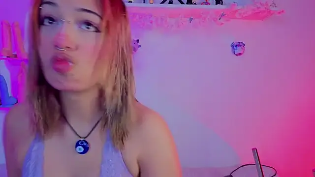 zoelight18 online show from December 3, 7:13 pm