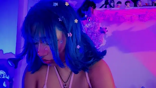 zoelight18 online show from January 9, 9:22 pm