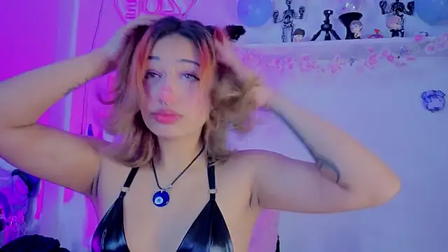 zoelight18 online show from December 5, 7:34 pm