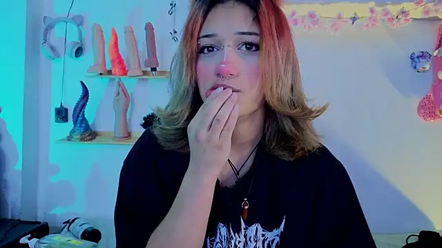 zoelight18 online show from December 14, 7:41 pm