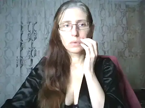 Snapshot of CandiCole chatting on December 14, 4:40 am CandiCole online show from December 14, 4:40 am