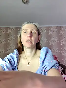 Snapshot of CandiCole chatting on June 6, 3:34 am CandiCole online show from June 6, 3:34 am