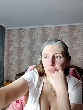 Snapshot of CandiCole chatting on June 20, 4:28 am CandiCole online show from June 20, 4:28 am
